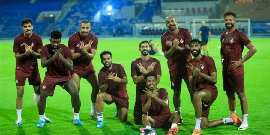 الدوري السعودي، التشكيل الرسمي لمباراة الخليج والخلود، وهذا موقف محمد شريف - لاين نيوز