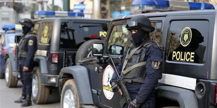 مصدر أمني يكشف حقيقة فيديو تعدي الشرطة على شخص وأسرته والاستيلاء على متعلقاته بالبدرشين - لاين نيوز