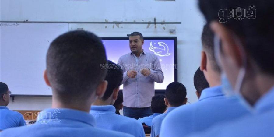 في يوم المعلم العالمي، خبير تربوي يكشف أهم متطلبات المعلمين - لاين نيوز